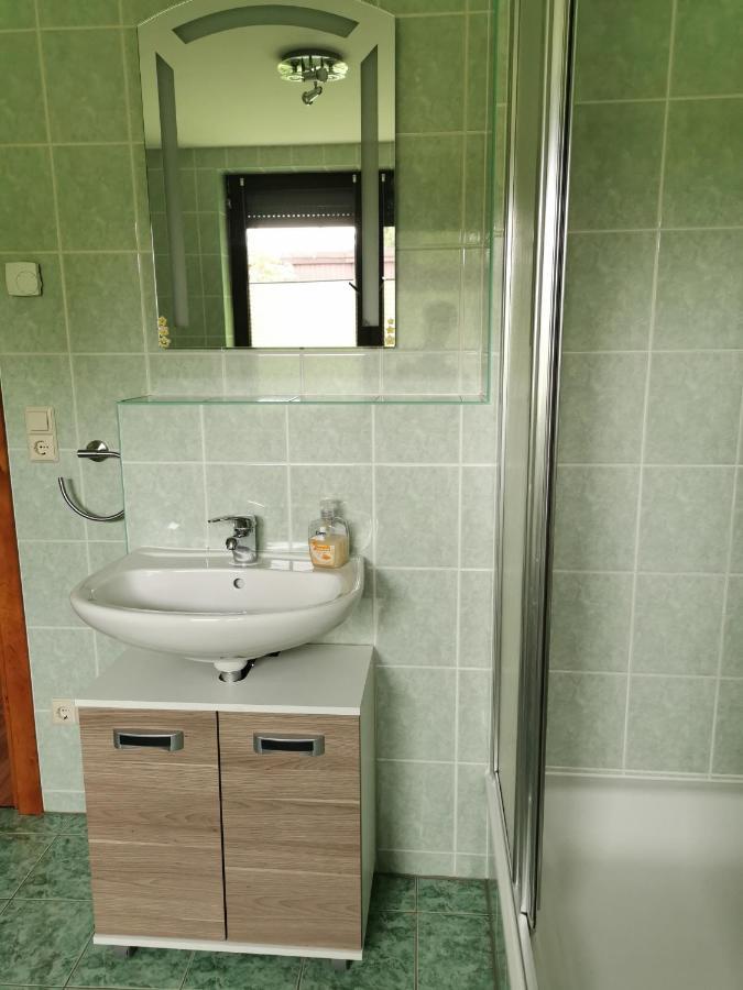 Monteur- Und Ferienwohnung In Hainichen - Obergeschoss Oder Dachgeschoss - Familie Weber Bockendorf Экстерьер фото